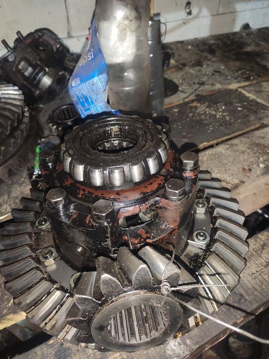 Капот МТЗ 80,82 ,гарний мости КПП диференціал шестерня мотор кабіна мт