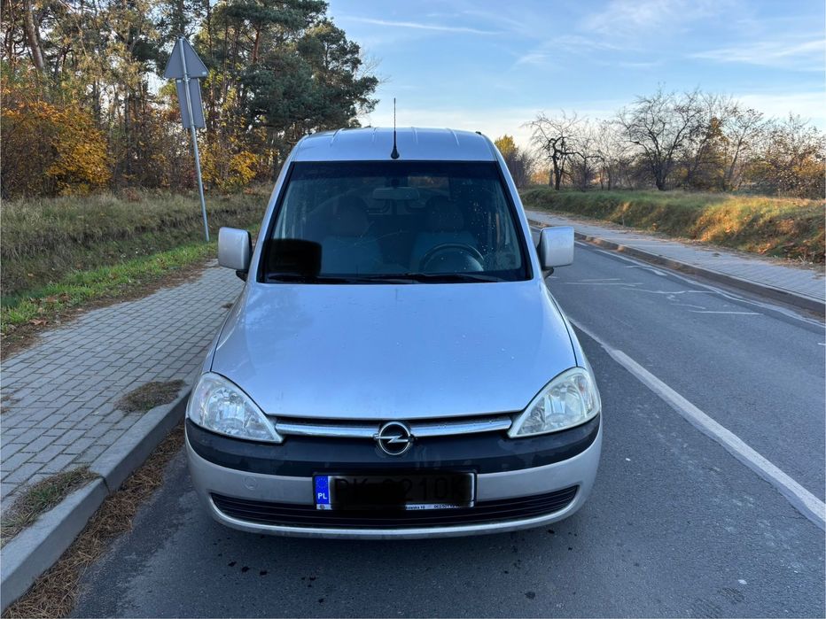 Opel Combo 1.6 8V, pięcioosobowy