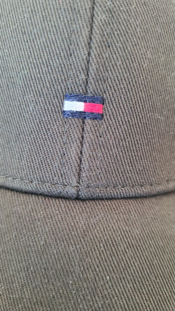 Czapka z daszkiem bejsbolówka Tommy Hilfiger. Butelkowa zieleń. M / L