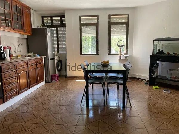 Arrendamento de quarto na rua Almada Negreiros