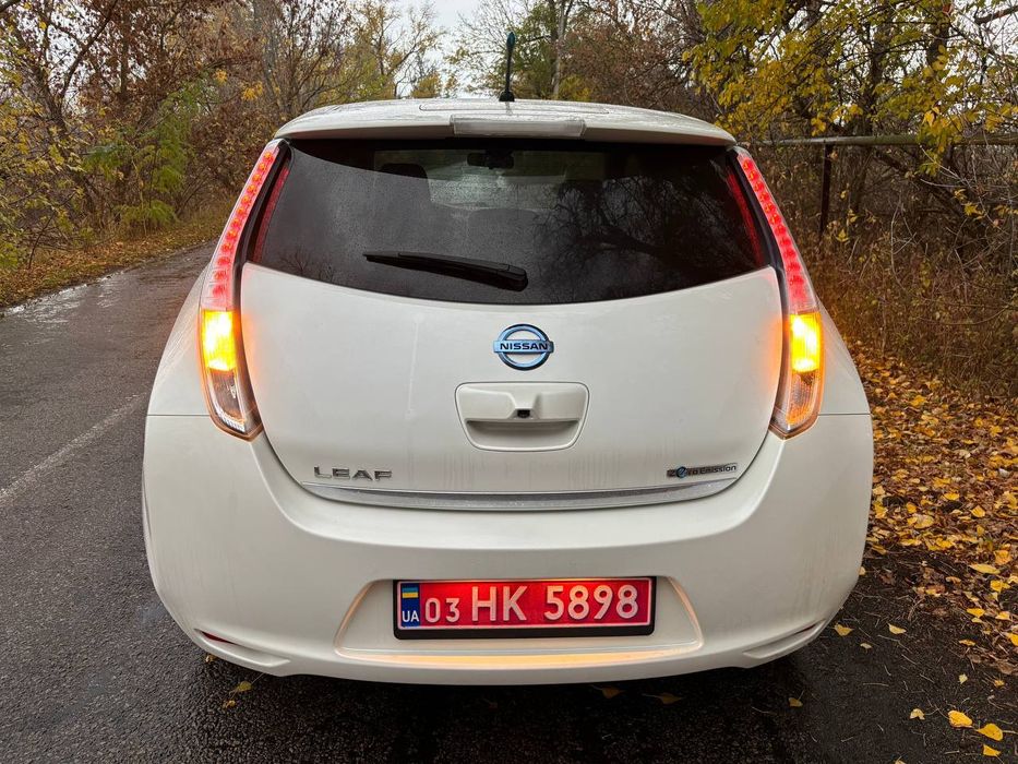 Продам Nissan Leaf