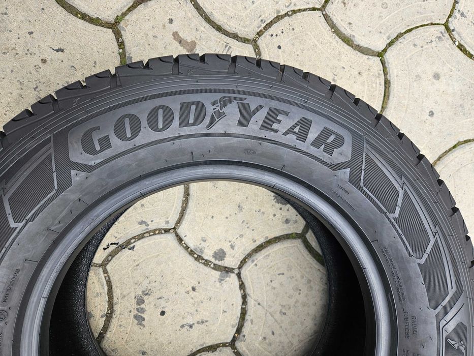 Шинa 235/65 R16c Goodyear (Гудієр) 1шт. зимова резина