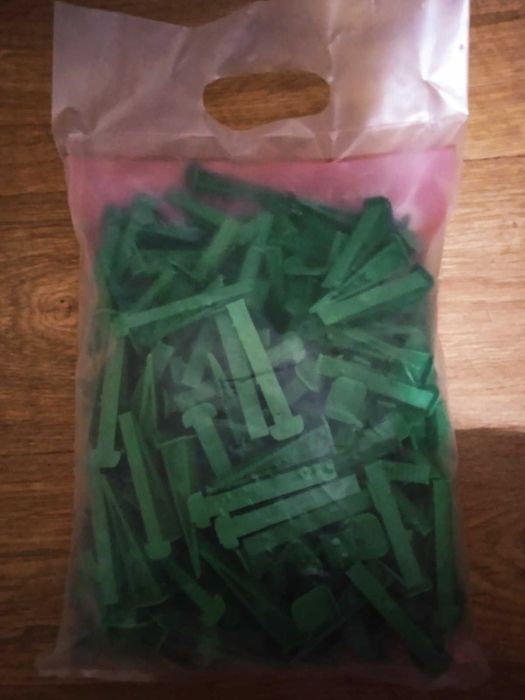 СВП Нова SVP Nova основа 1 , 1,5 , 2 мм для укладки плитки колышки