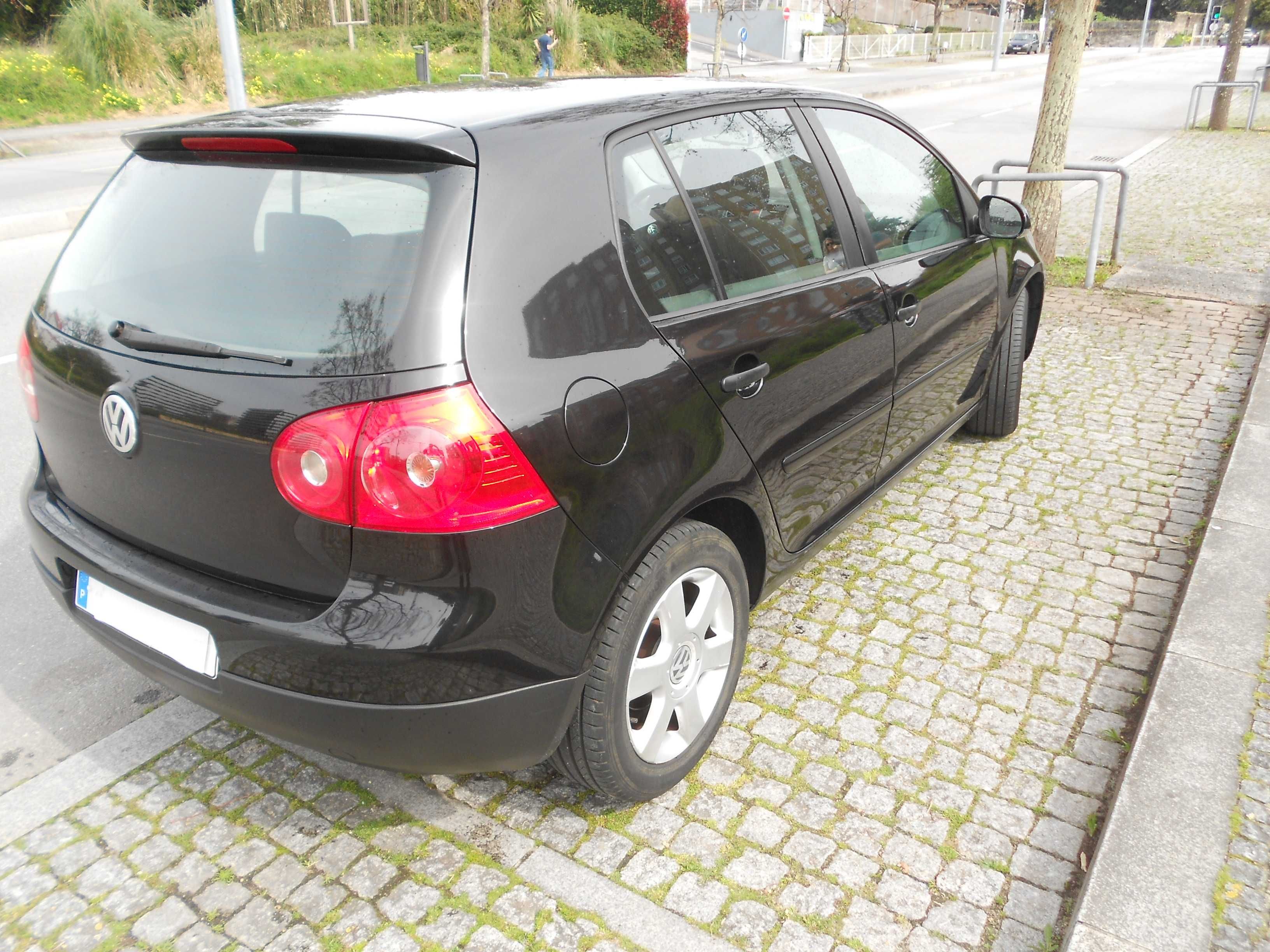 VW  Golf V  FSI  Comfortline  de  2005  Bom  Estado  Geral