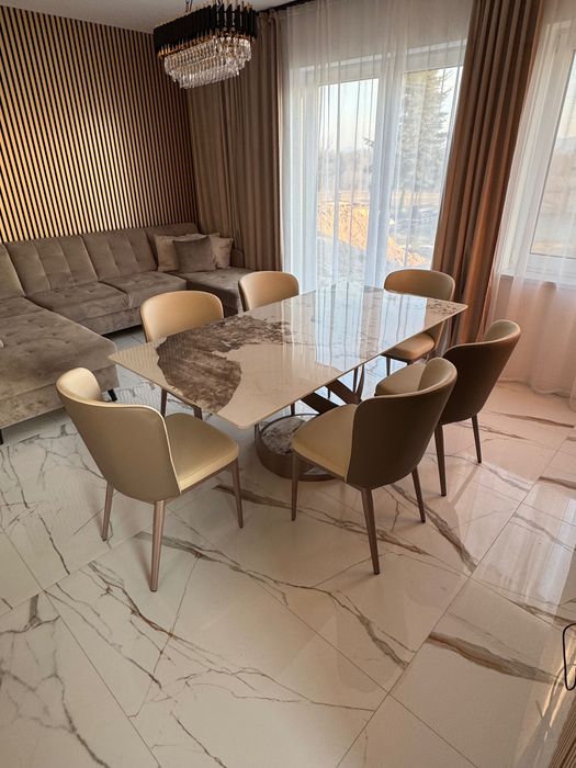 Elegancki Zestaw Stół z 6 Krzesłami – Marmurowy Blat / Beżowe Krzesła