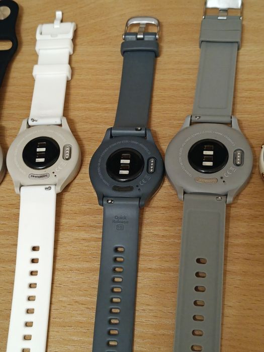 Garmin vivomove та інші