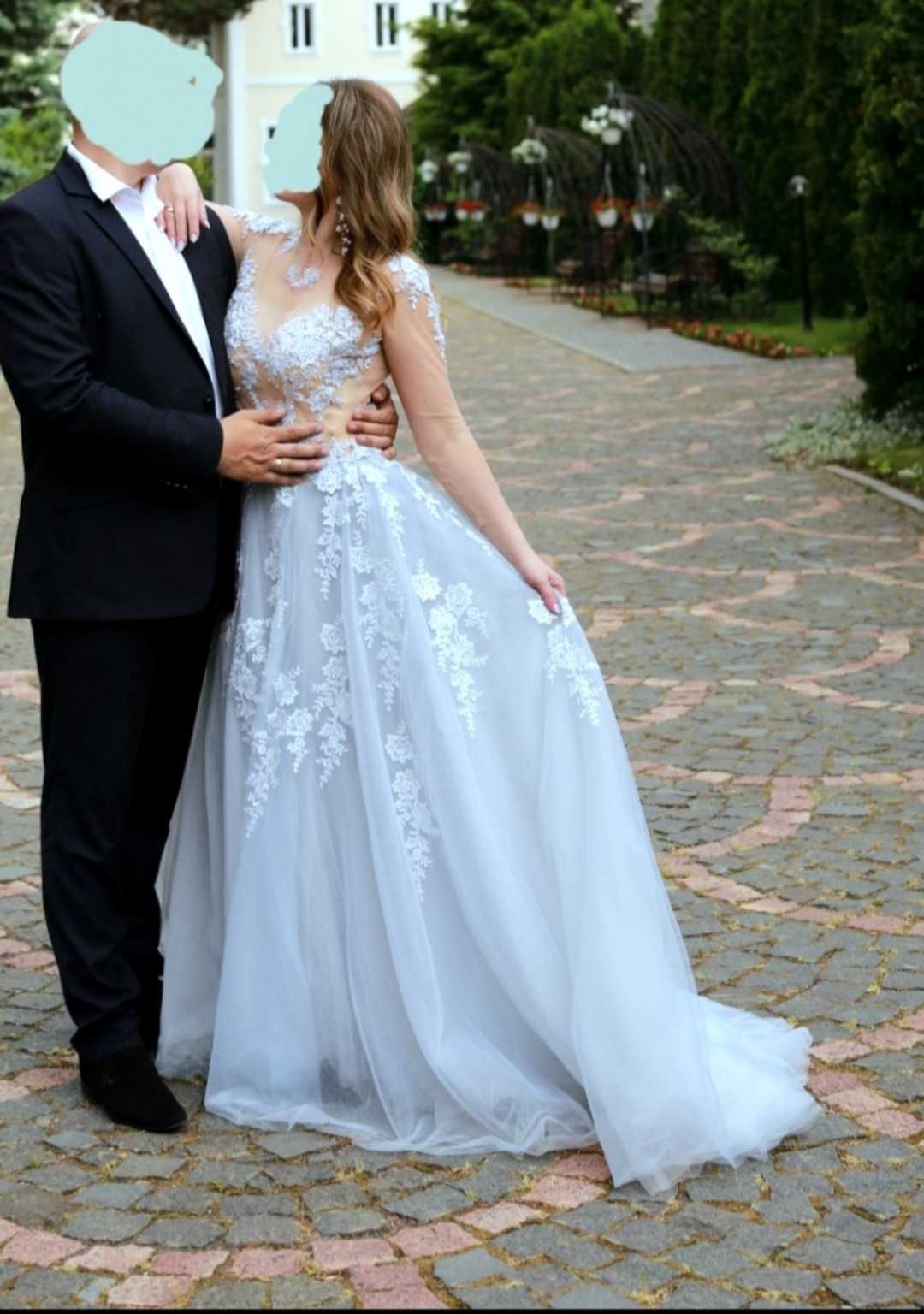 Блакитна весільна сукня зі шлейфом.Сукня для фотосесії.