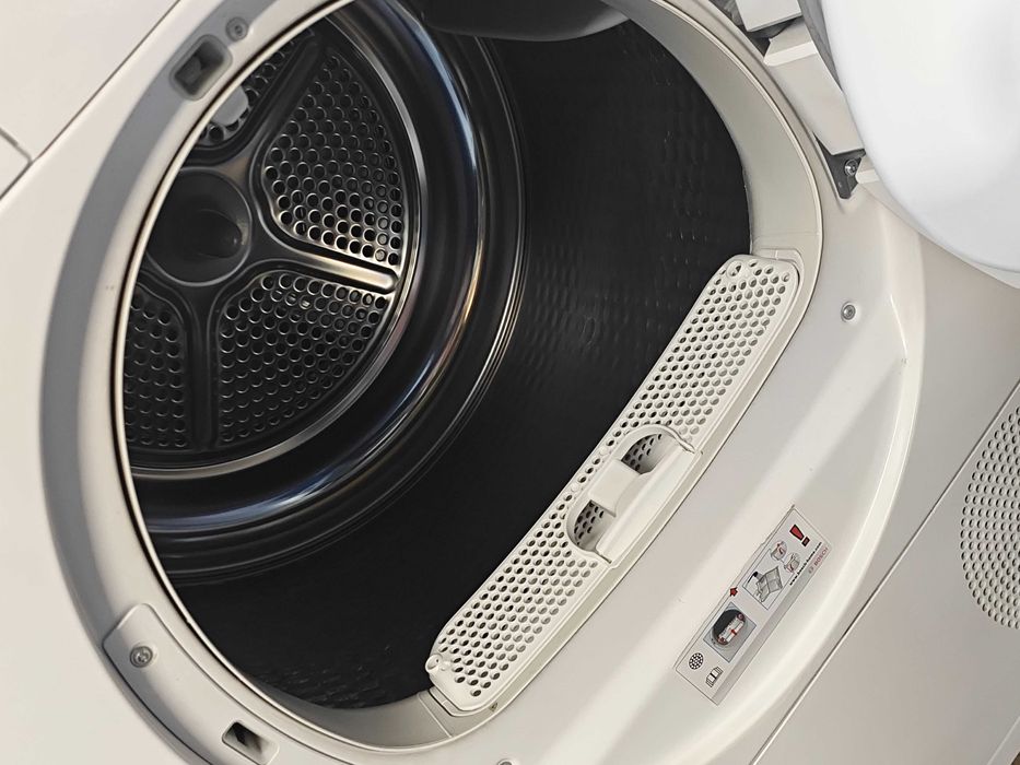 Сушка Bosch Serie 4 (тепловий насос)