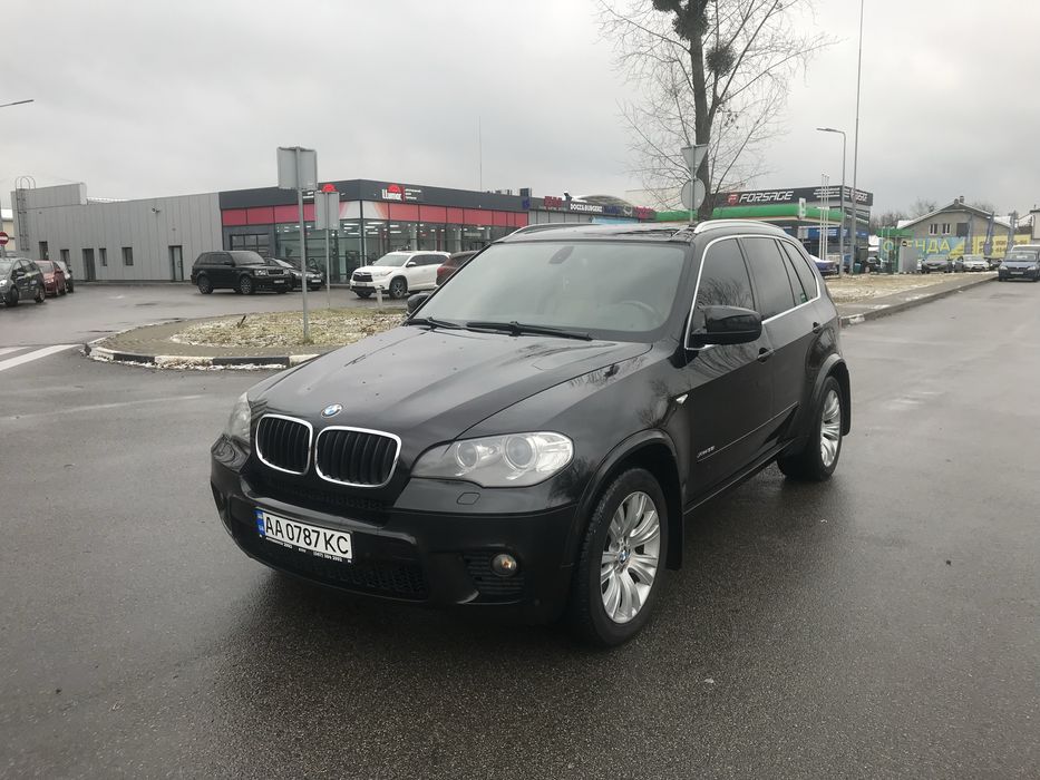 Автомобіль BMW X5 E70