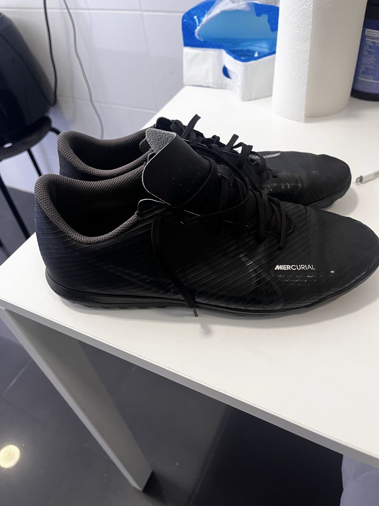 Chuteira  nike n44 Europa