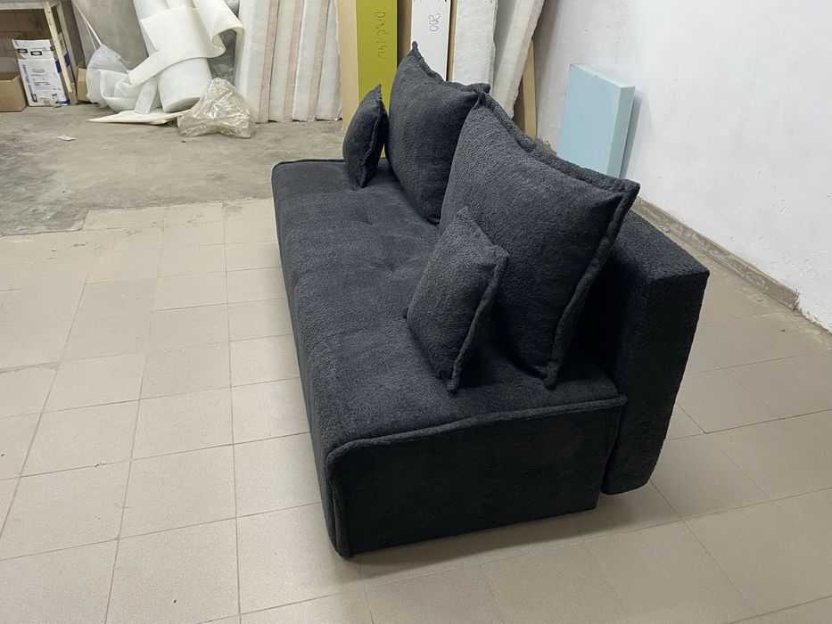 Kanapa rozkładana do salonu czarna tkaniny do wyboru