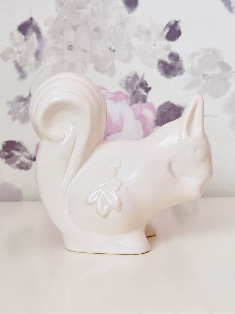 Ceramiczna figurka ozdobna wiewiórki,Rosa Ljung biała wiewiórka