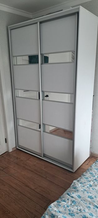 Продаємо шафу б/у