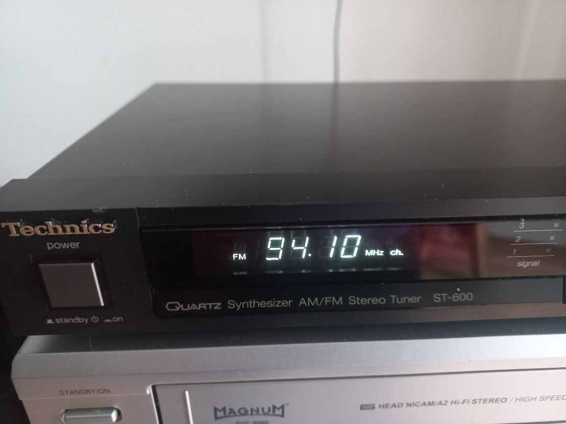 Tuner Technics St600