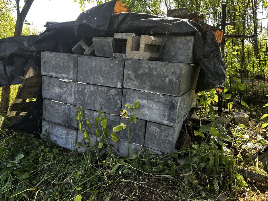 Pustak gładki slupkowy biało szary nowy