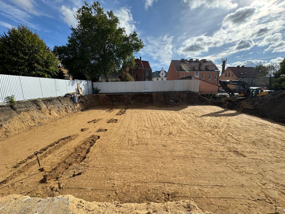 Usługi Koparkami i ładowarkami - ROBOTY ZIEMNE, TRANSPORT PIASKU ŻWIRU