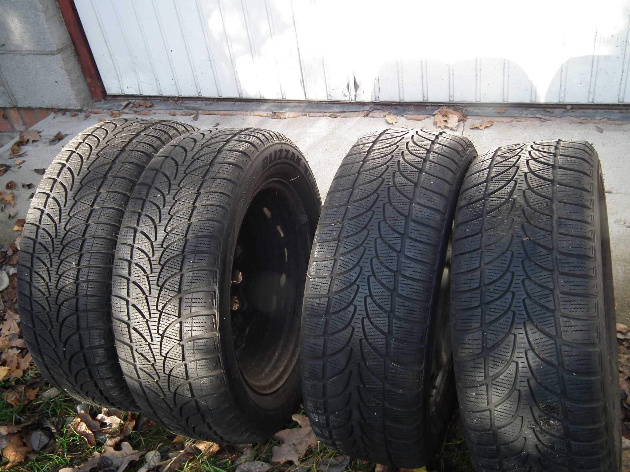 Opony zimowe 215/55 R16 93H Bridgestone Blizzak LM-32 + felgi