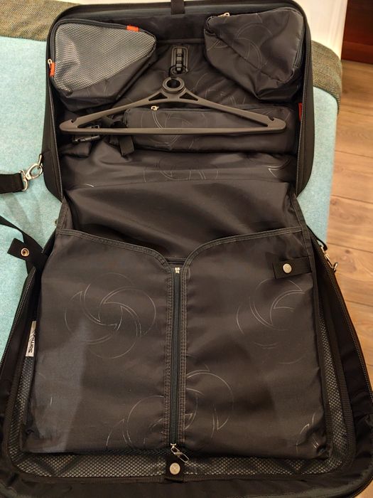 Porta fatos Samsonite preto