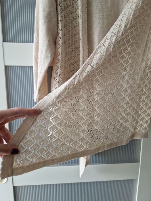 sweterkowa, dzianinowa narzutka / kardigan z ¾ rękawem, kremowy, beżow