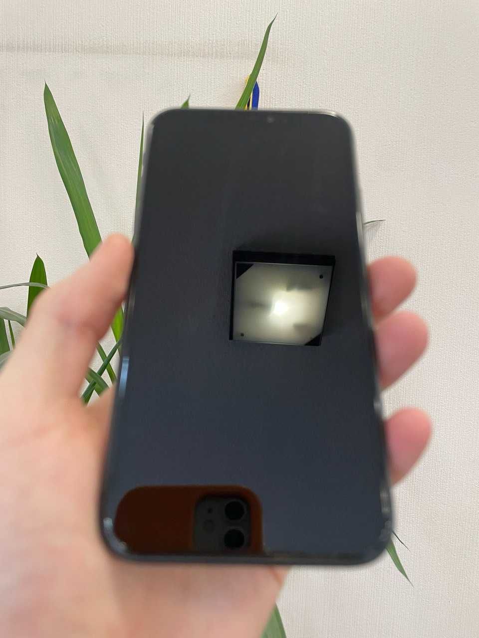 iPhone 11 64GB Black R-SIM