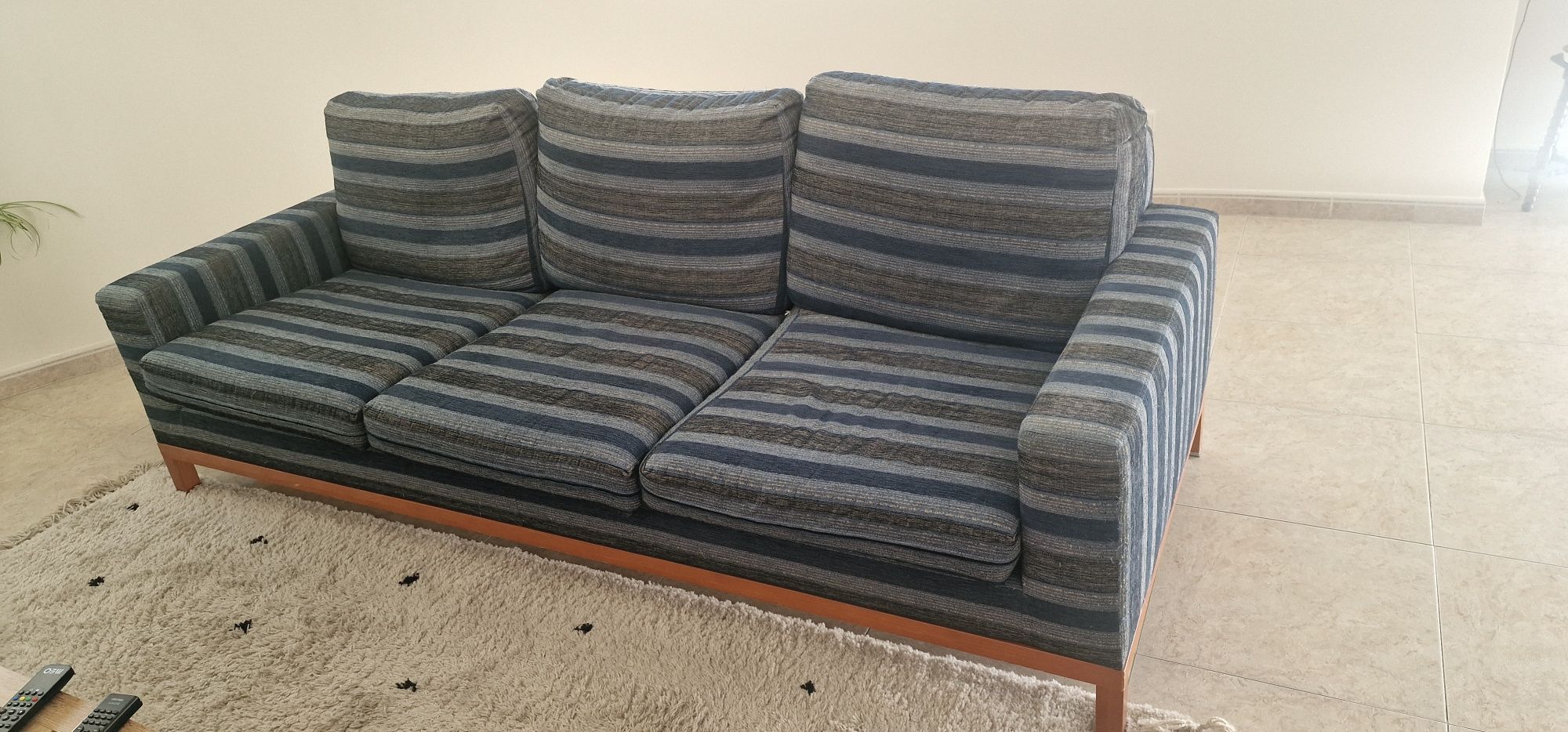 Sofá cama de penas para sala