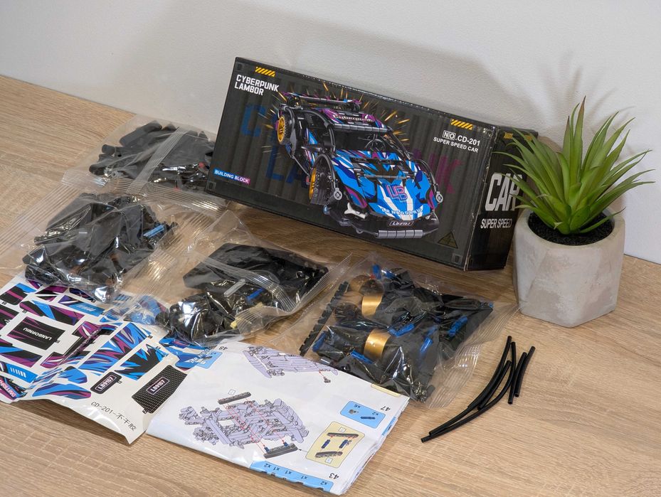 Конструктор Technic Lamborghini Sian Cyber Punk / 408 Деталей  / 1:20