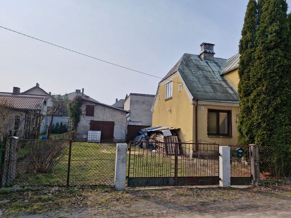 Dom w zabudowie bliźniaczej do remontu ulica Żabia działka 288m2