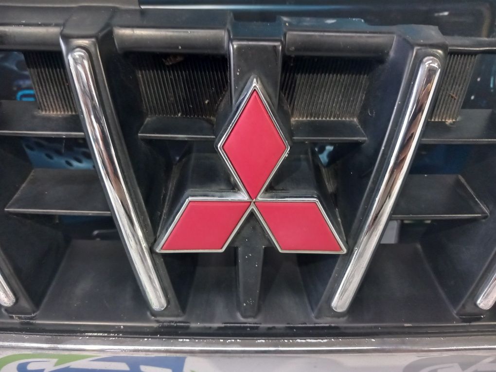 Grelha da frente Mitsubishi L200