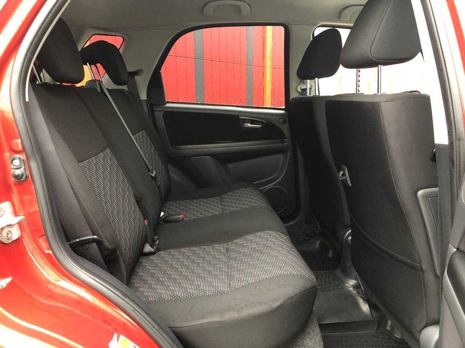В продажі Suzuki SX-4 2007 року випуску.