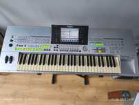 Yamaha Tyros Keyboard