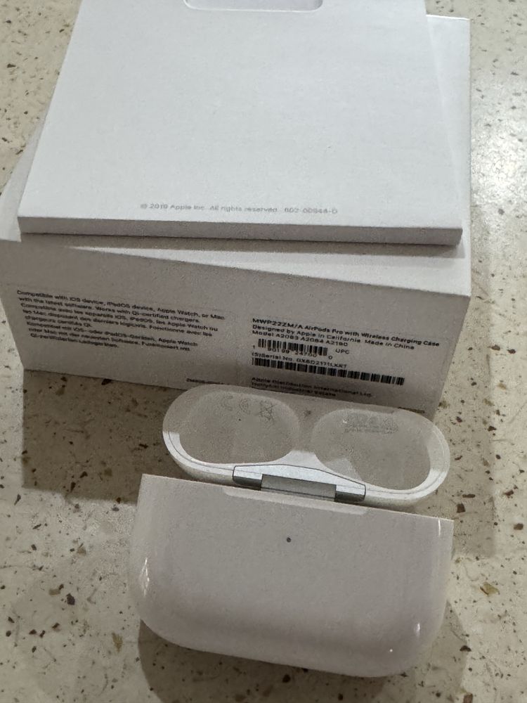 Oryginalne etui do Airpods pro 1 gen