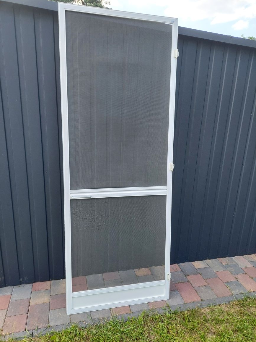 Moskitiera aluminiowa drzwiowa