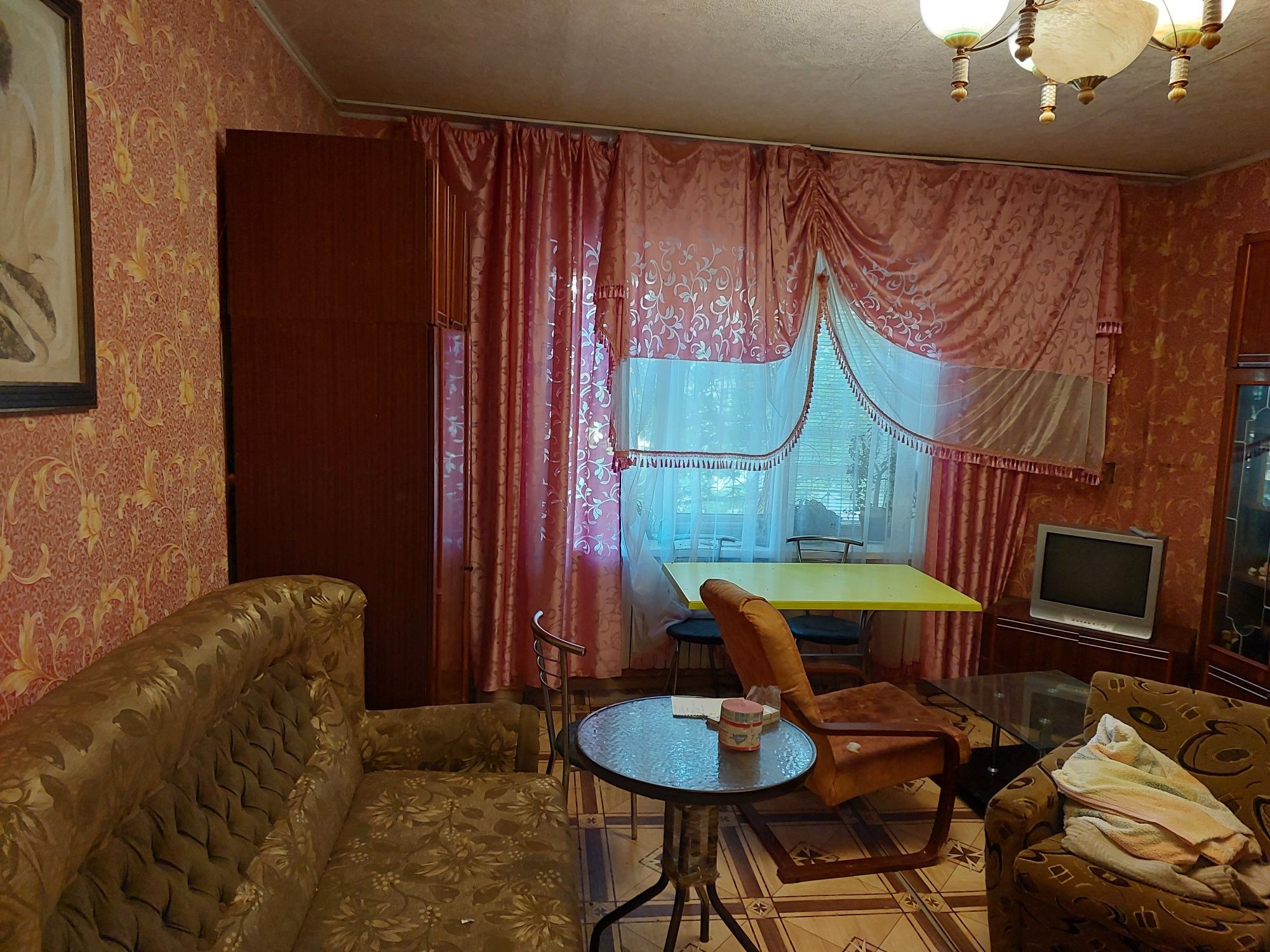 Продам 1-квартиру Левый берег 9 мкрн