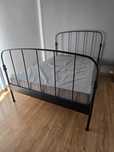 Cama de casal em ferro + colchão