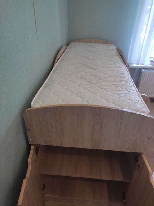 Односпальне дітяче ліжко з шухлядами та матрацом