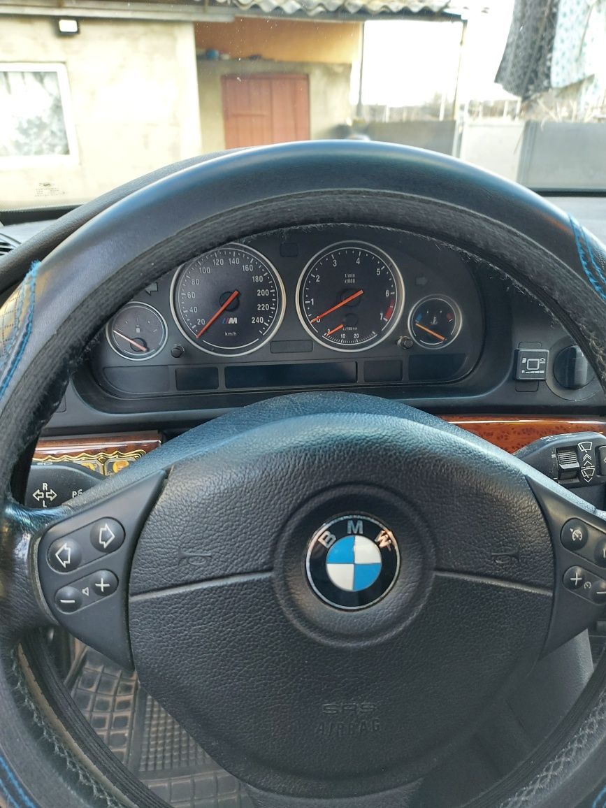 BMW e39 turing 2002