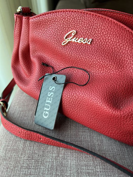 Mala de senhora Guess