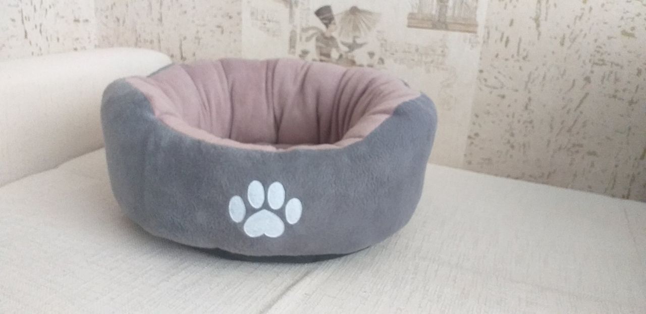 Продам нові лежаки для котів та собак.