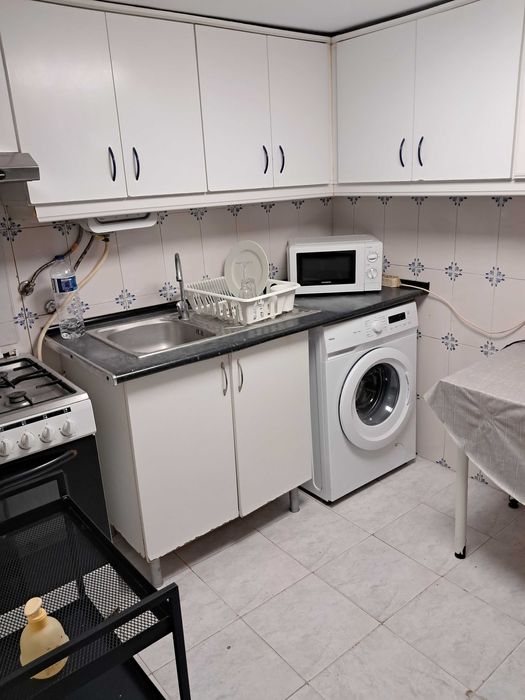 Quartos CASAL espaçosos. Luminosos.Campolide, Centro Lisboa.