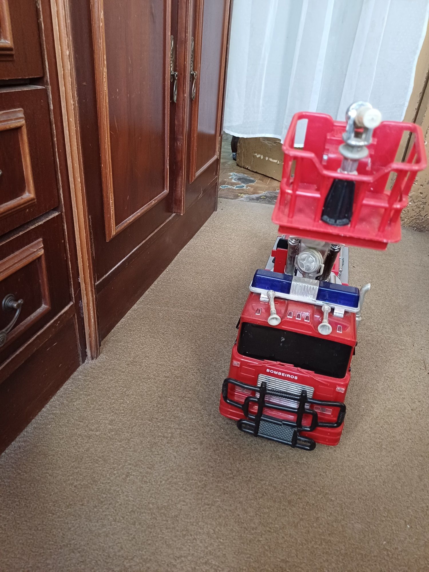 Carrinho de bombeiros