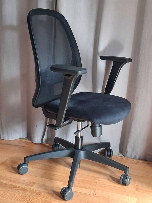 Bardzo wygodne - Ergonomiczne krzesło biurowe Nodi BS