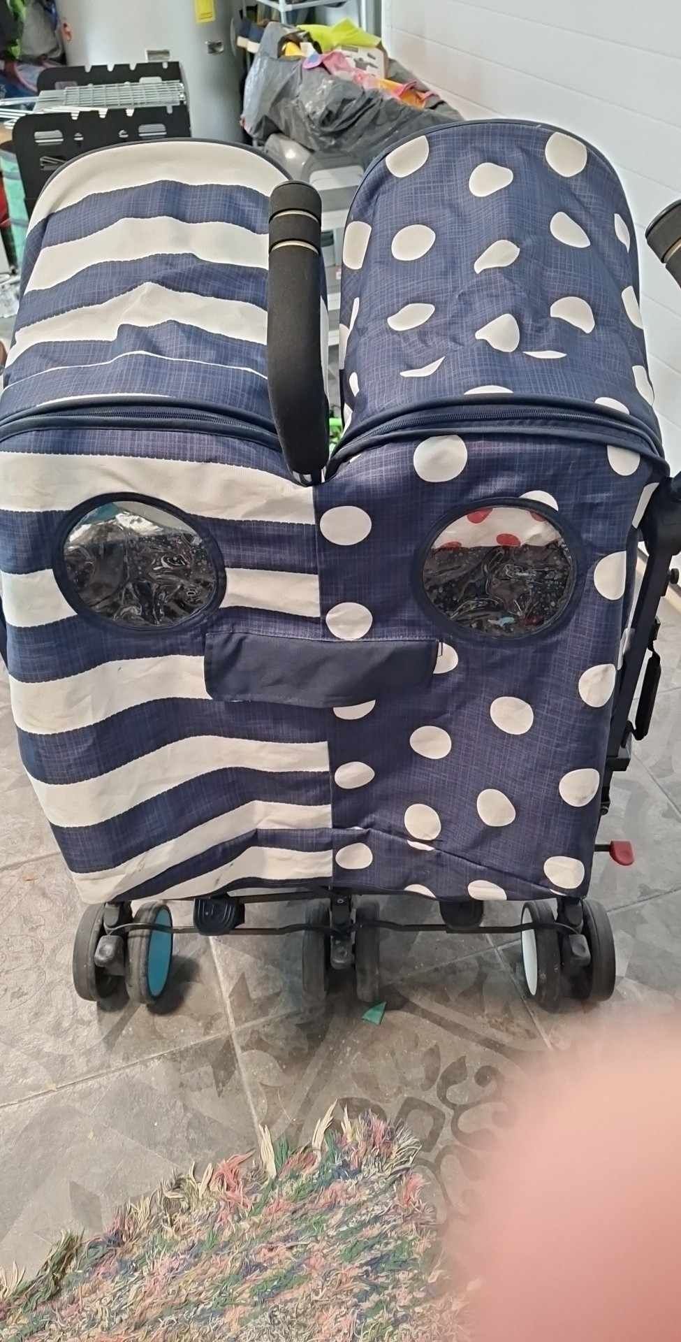 Carrinho de bebé duplo (boy and girl)