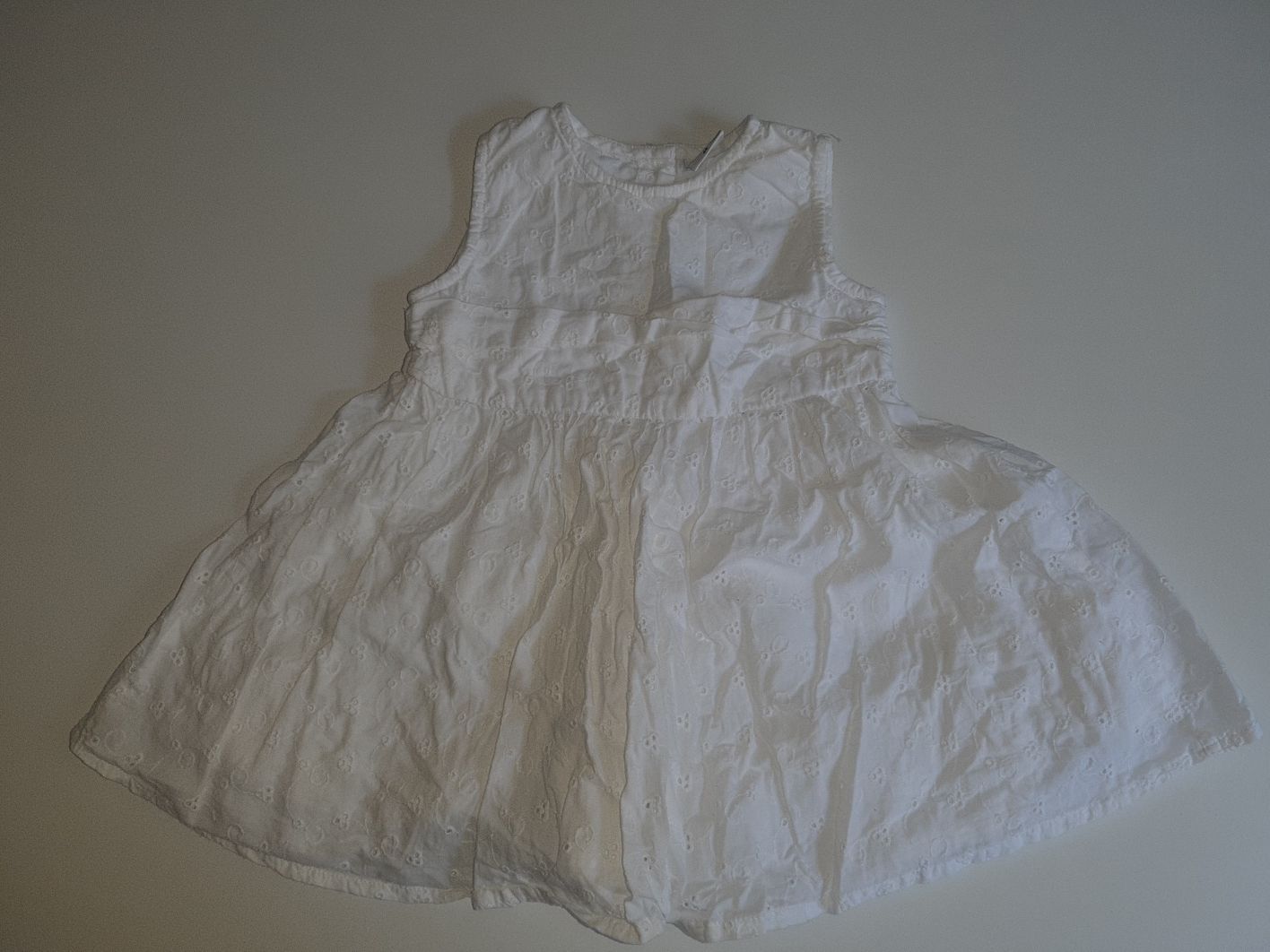 Biala sukienka letnia bawełna z haftem Fix rozmiar 68