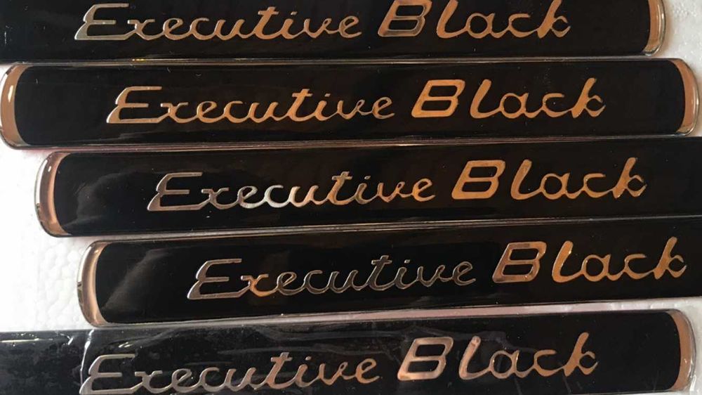 Эмблема Brownstone, Executive, Executive black Toyota Land Cruiser 200