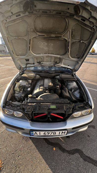 Продам BMW e39 523i