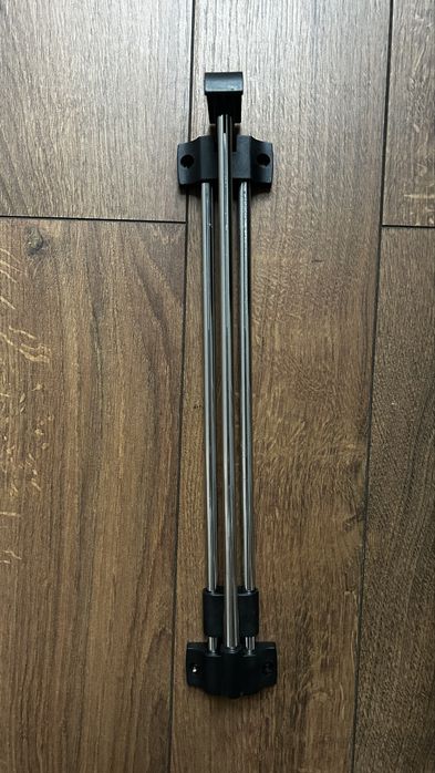 Wieszak wysuwany do szafy