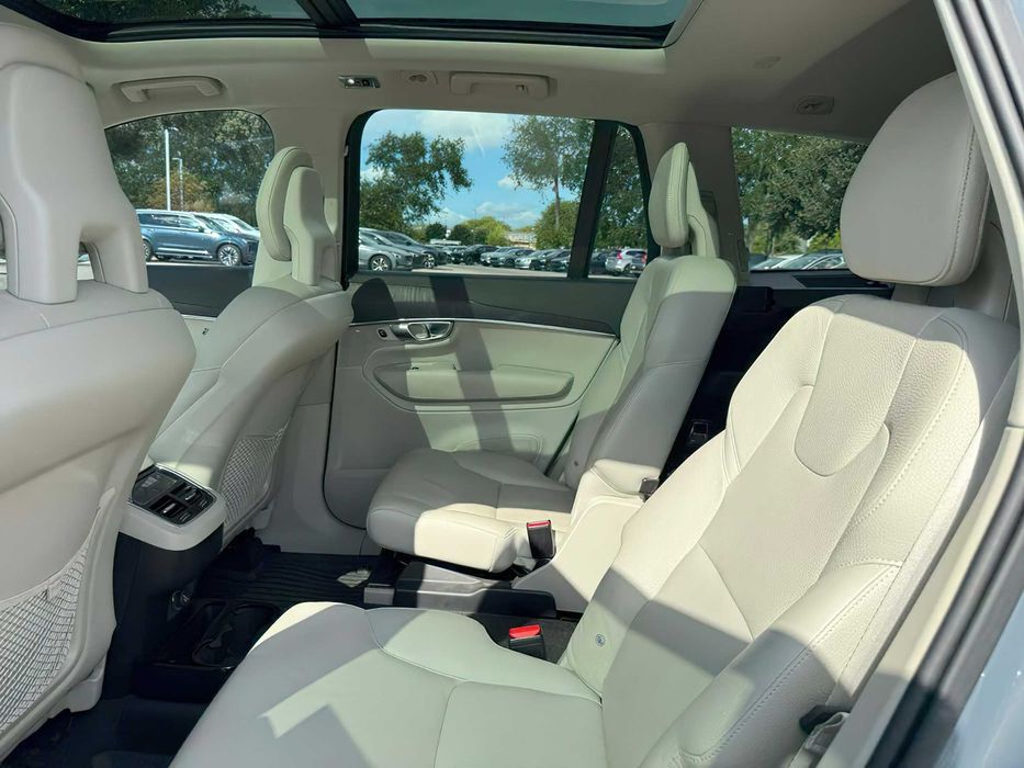 Volvo XC90 T6 Momentum      2020