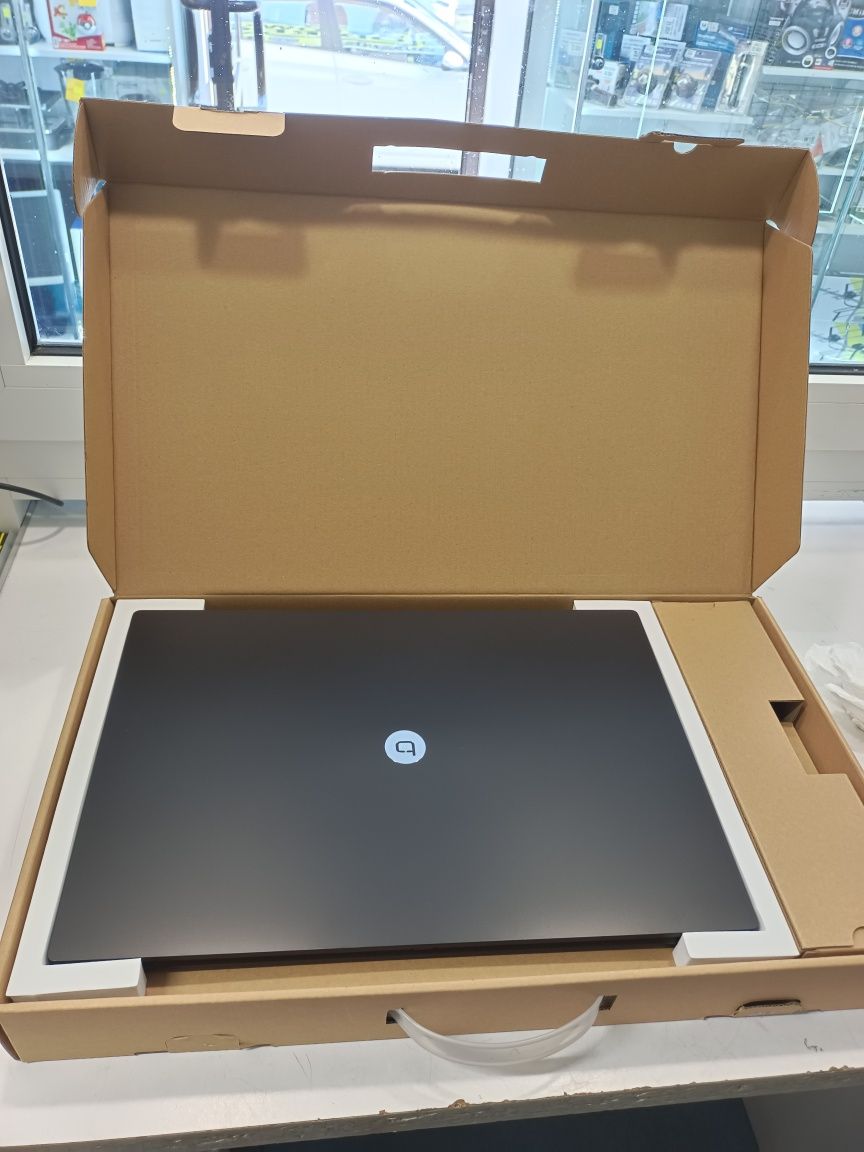 Laptop TECHBITE PIX2 jak nowy 15.6 8GB/128GB W11 Komis Madej Sc