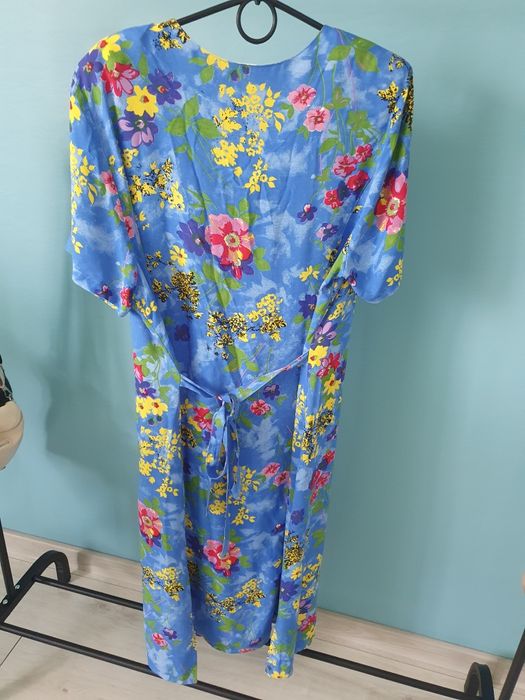 Długa sukienka w kwiaty, roz.44/46 kolor niebieski