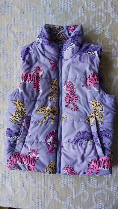 Bezrękawnik H&M fioletowy w kolorowe tygrysy r. 122/128